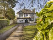 4 Bedroom Detached House 4 Bedroom Detached House