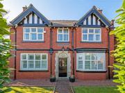 5 Bedroom Detached House
