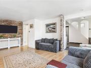 4 bedroom detached house for rent in Agincourt Road,...