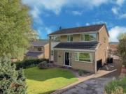 4 bedroom detached house for rent in Argyll Close,...
