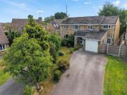 4 bedroom detached house for rent in Ash Hill Drive,...