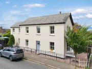 4 bedroom detached house for rent in Ashlyns Road,...