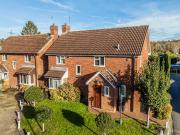 4 bedroom detached house for rent in Avalon Close,...