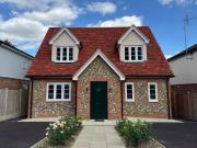 4 bedroom detached house for rent in Church Walk,...