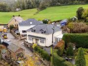 4 bedroom detached house for rent in Clatterway,...