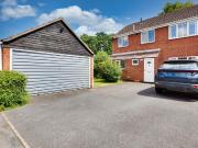 4 bedroom detached house for rent in Cottesmore Avenue,...