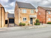 4 bedroom detached house for rent in Dickens Lane,...