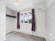 4 bedroom detached house for rent in Dobcroft Close,...