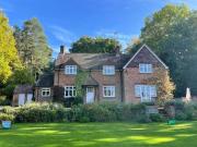 4 Bedroom Detached House For Rent In Ewshot, Farnham