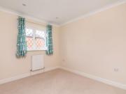 4 bedroom detached house for rent in Halls Farm Close,...