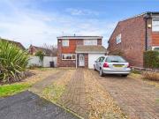 4 bedroom detached house for rent in Hawkesbury Drive,...