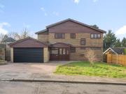 4 bedroom detached house for rent in High Beech, South...