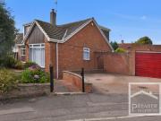 4 bedroom detached house for rent in Hillview Crescent,...