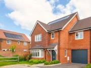 4 Bedroom Detached House For Rent In Horley, Surrey