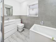 4 bedroom detached house for rent in Long Lane,...