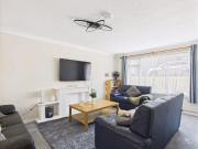 4 bedroom detached house for rent in Lynchet Close,...