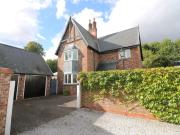 4 bedroom detached house for rent in Manor Fields, West...