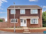 4 bedroom detached house for rent in Manton Close,...
