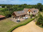 4 bedroom detached house for rent in Muscliffe Lane,...