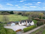 4 bedroom detached house for rent in Newnham, Henley in...