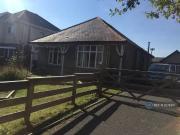 4 bedroom detached house for rent in Redhill Drive,...