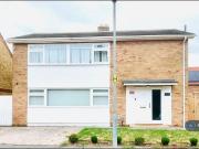 4 bedroom detached house for rent in Redmayne Drive,...
