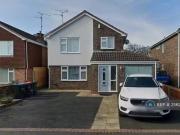 4 bedroom detached house for rent in Starbeck Drive,...