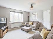 4 bedroom detached house for rent in Sycamore Avenue,...