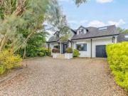 4 bedroom detached house for rent in The Drive, Welwyn, AL6