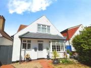 4 bedroom Detached House for sale, Carrington Avenue,...