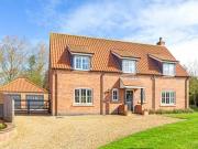 4 Bedroom Detached House For Sale In 5 Norwood Yard...