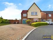 4 bedroom detached house for sale in Addington Gardens,...