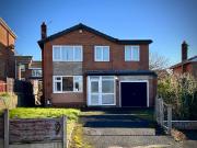 4 bedroom detached house for sale in Alford Close,...