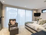 4 bedroom detached house for sale in Alton Road, Lower...