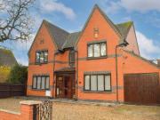 4 bedroom detached house for sale in Avenue Road....