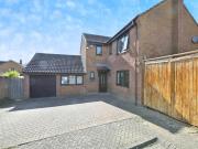 4 bedroom detached house for sale in Aviemore Gardens,...