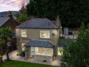 4 bedroom detached house for sale in Back Thornhill...