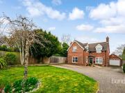 4 bedroom detached house for sale in Baddow Road, Great...
