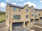 4 Bedroom Detached House For Sale In Baildon, West Yorkshire
