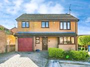 4 bedroom detached house for sale in Barleyvale, Luton,...