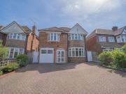 4 bedroom detached house for sale in Beechwood Park...