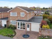 4 bedroom detached house for sale in Blackthorn Close,...