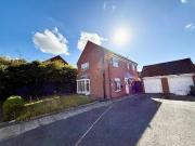 4 bedroom detached house for sale in Blakeney Drive,...