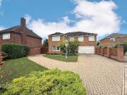 4 bedroom detached house for sale in Blandford Avenue,...