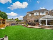 4 bedroom detached house for sale in Border Close,...