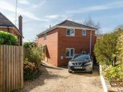 4 bedroom detached house for sale in Broad Close...