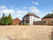 4 bedroom detached house for sale in Buckingham Road,...
