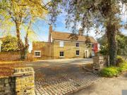 4 Bedroom Detached House For Sale In Chigwell, Essex
