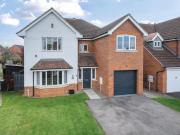 4 bedroom detached house for sale in Cirencester Close,...