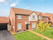 4 bedroom detached house for sale in Colchester Road,...